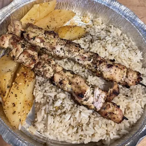 Chicken souvlaki plate
